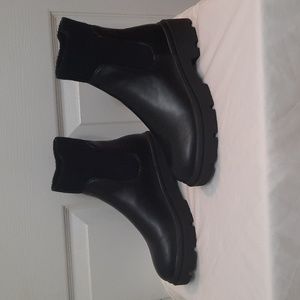 Chelsea Boots